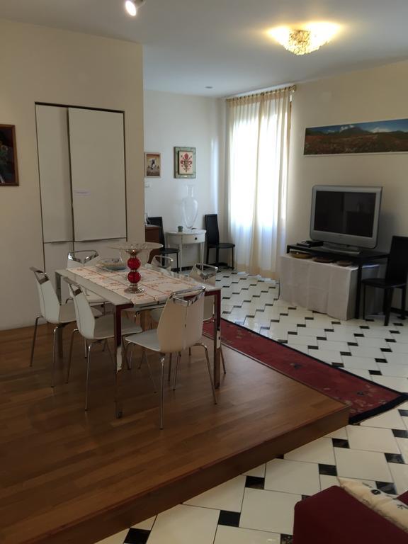 Appartamento Piazza San Marco Firenze Ruang foto