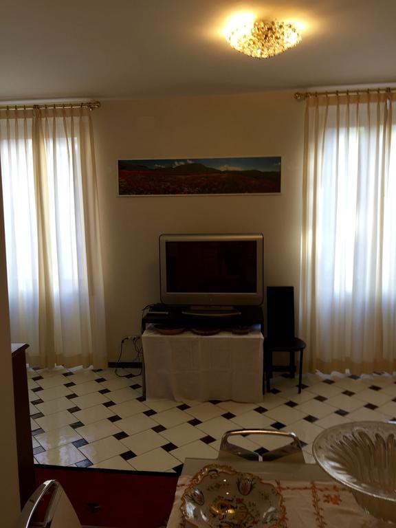 Appartamento Piazza San Marco Firenze Ruang foto