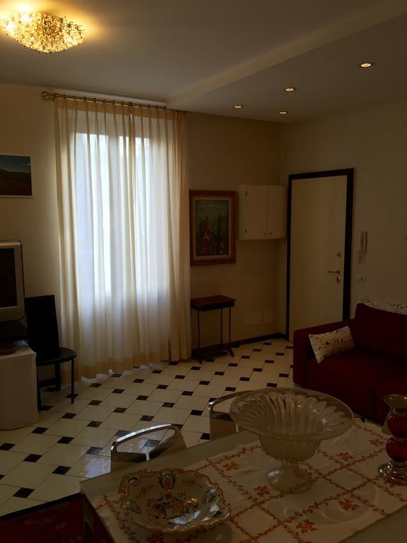 Appartamento Piazza San Marco Firenze Ruang foto